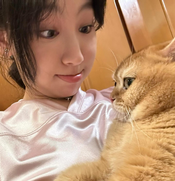 Gigi炎明熹韓國曬海量旅行靚相!多角度素顏自拍獲讚「零死角美女」