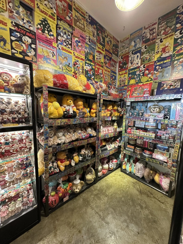 東莞聖誕氣氛好過香港？巨型打卡聖誕樹/市集人山人海 網民：擠不進去 