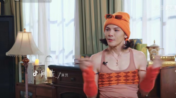 前BIGBANG成員｜勝利中環一拖三被野生捕獲 脹爆現身超市 被指撞樣一TVB男星？ 