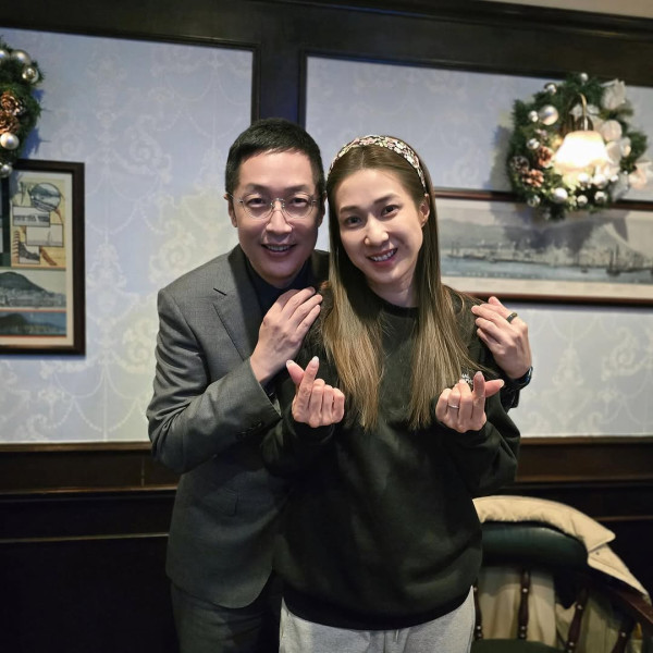 鍾嘉欣激罕公開加拿大4千呎獨立屋內貌！旋轉樓梯/一望無際花園！ 