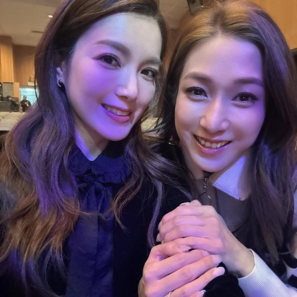 鍾嘉欣激罕公開加拿大4千呎獨立屋內貌！旋轉樓梯/一望無際花園！ 