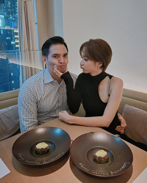 38歲王君馨孖衛蘭等姊妹遊富國島！挺超巨孕肚！著比堅尼曬傲人身材！ 