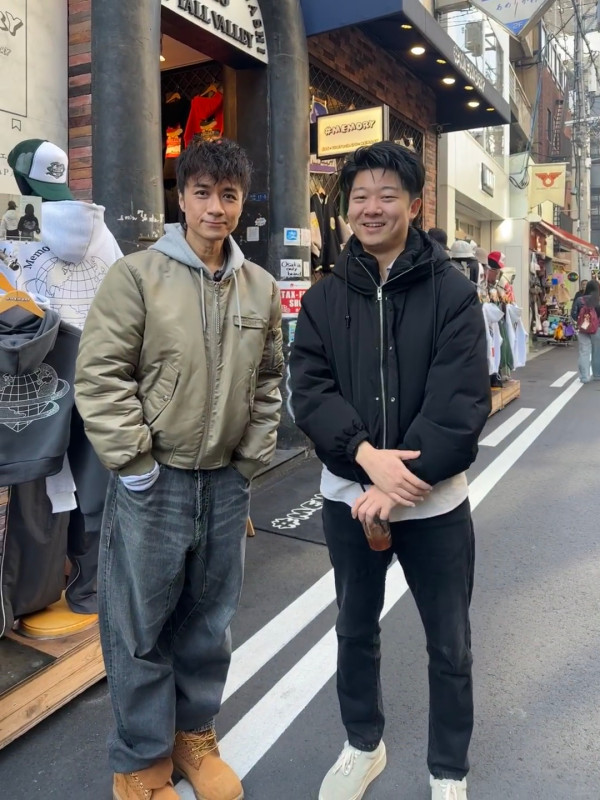 天王超低調遊日仍被認出 粉絲竟還隨身帶唱片 無奈只好贈簽名加合照 