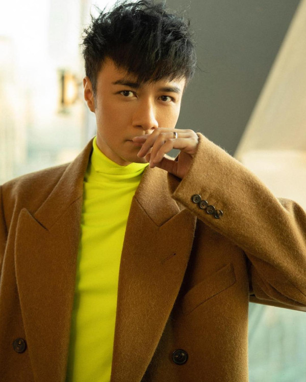 天王超低調遊日仍被認出 粉絲竟還隨身帶唱片 無奈只好贈簽名加合照 