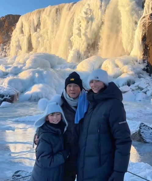 吳彥祖一家三口冰島旅行睇北極光！10歲女兒暴風成長遺傳完美基因！ 