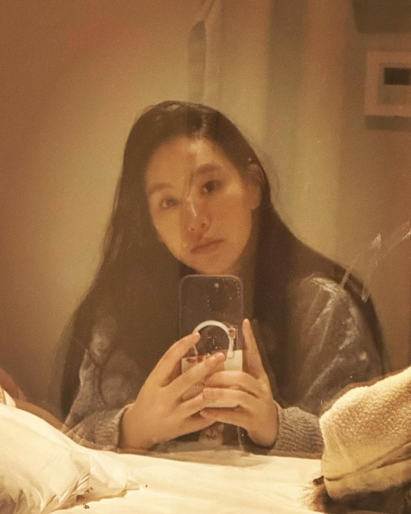 Gigi炎明熹韓國曬海量旅行靚相!多角度素顏自拍獲讚「零死角美女」