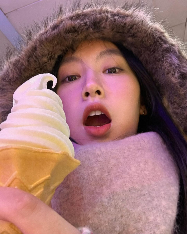 Gigi炎明熹韓國曬海量旅行靚相!多角度素顏自拍獲讚「零死角美女」