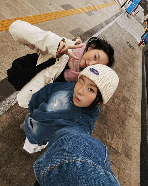 Gigi炎明熹韓國曬海量旅行靚相!多角度素顏自拍獲讚「零死角美女」