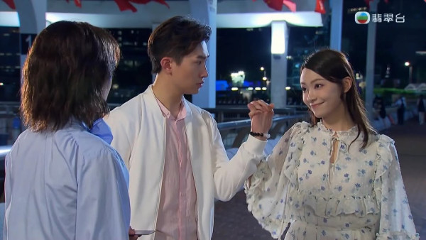 何雁詩美國旅行曬老公視角 滑雪相竟撞樣《愛回家》小花？ 