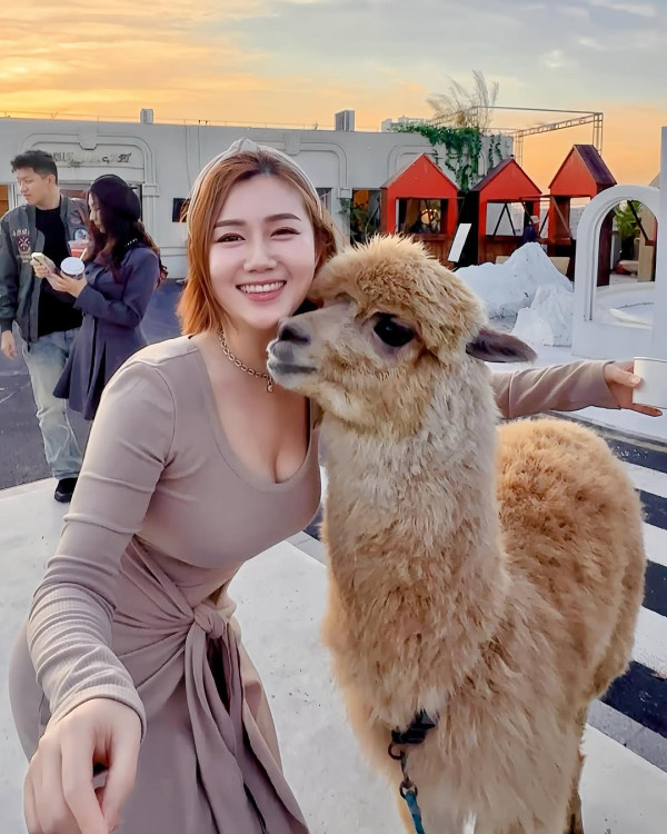 前TVB咪神白雲曬魔鬼身材派福利 轉行做潛水教練 性感照瘋狂挑戰尺度 