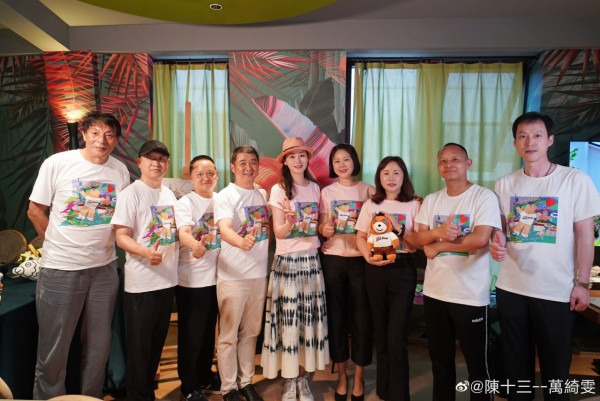 萬綺雯上海遊船河曬凍齡美貌 離巢TVB後北上開民宿做老闆 