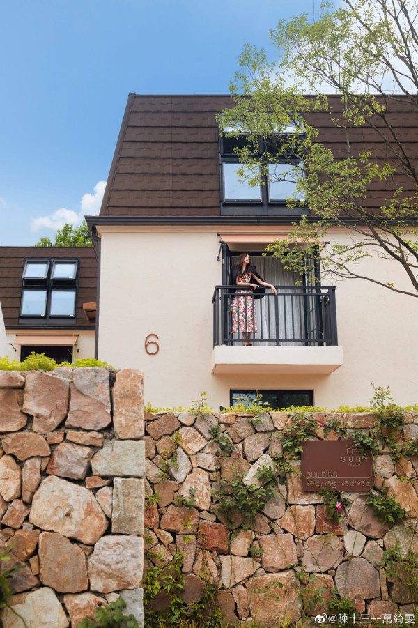 萬綺雯上海遊船河曬凍齡美貌 離巢TVB後北上開民宿做老闆 