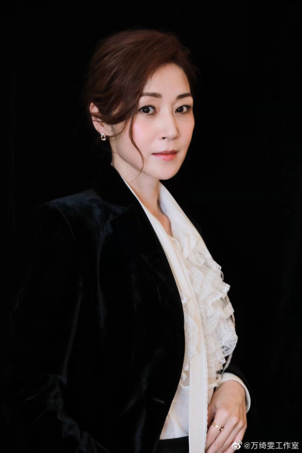 萬綺雯上海遊船河曬凍齡美貌 離巢TVB後北上開民宿做老闆 