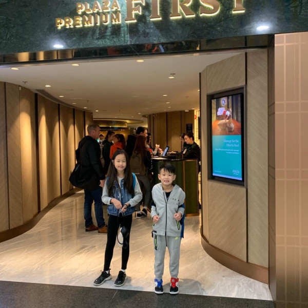 姚嘉妮16歲仙氣女兒靚樣罕有曝光！美人胚子似翻版林嘉欣！網民：佢先係最靚星二代