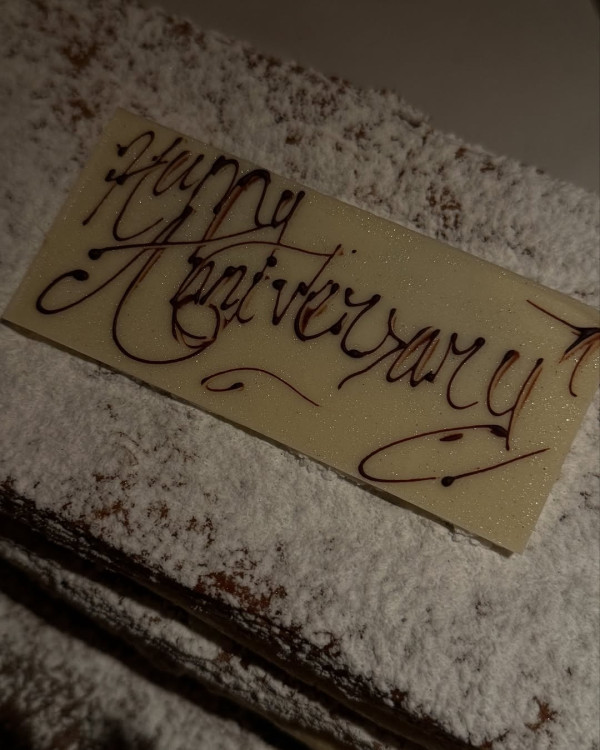 百億新抱吳千語赴韓晚宴Deep V到肚臍！撼贏何超蓮！傲人身材貴氣獲讚美到發光 