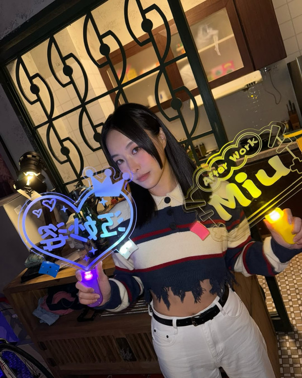 陳瀅 Bob公開讚國泰靚女空姐似陳瀅 網友笑「玩命」:你老婆會叫你7街瞓