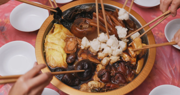 團年飯驚見7道菜急加餸反變「真．食七」？網民教睇中式酒席計餸規矩 糯米飯/甜品原來唔計！