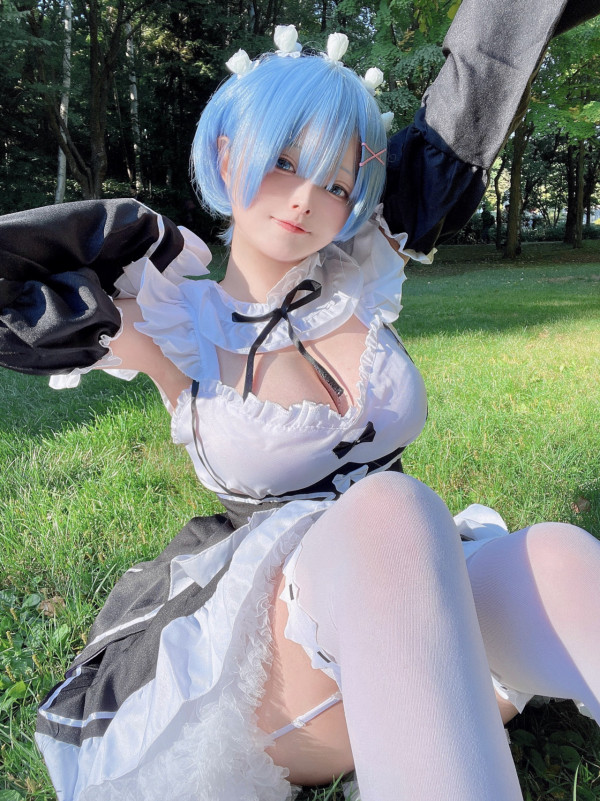 精緻可愛童顏Re:zero雷姆Cosplay 超還原妝感身材突出