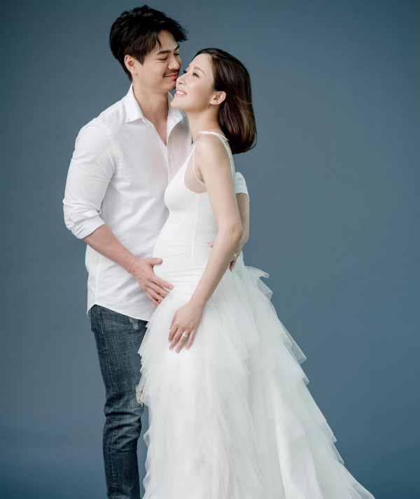羅子溢楊茜堯結婚9周年罕晒絕密婚禮照 愛妻號扮鬆弛熊示愛︰永遠愛錫你共渡餘生