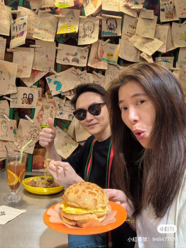 張智霖袁詠儀全家日本過聖誕 魔童暴風成長 網民激讚帥度不輸爸爸 