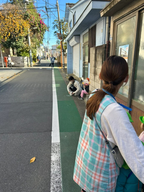 有片|內地男為流量亂入日本馬拉松 無視現場職員阻止 中日網民齊炮轟