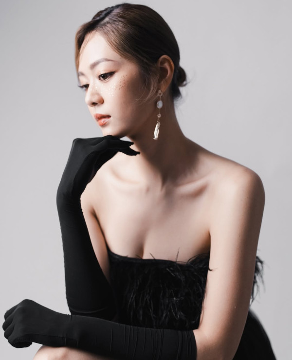 25歲游嘉欣一反常態罕晒泳衣照開邪惡大窿 身材二度發育眼前一亮：太犯規！