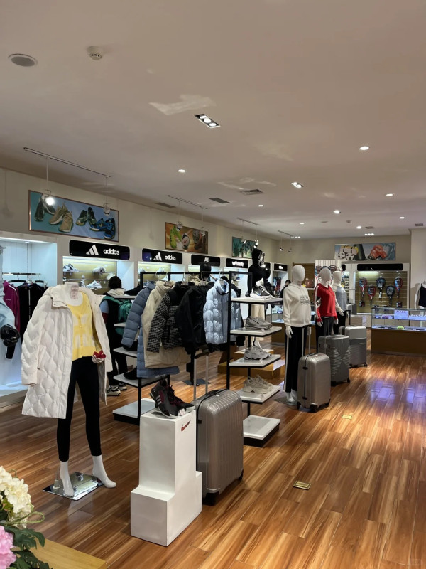 中國留學生公開北韓百貨公司真面目 多款日貨名牌供選購 恍如去了日本旅行