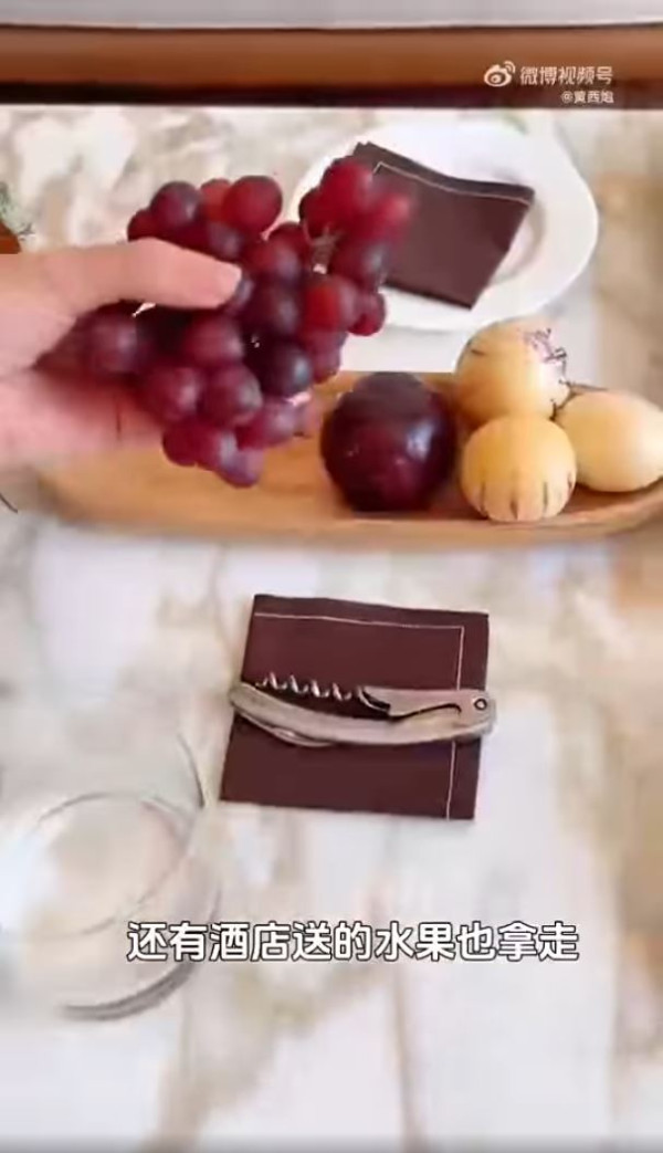 日本打工內地人呻港人嫌棄說普通話 網民批：你打工仲要客人遷就你？ 