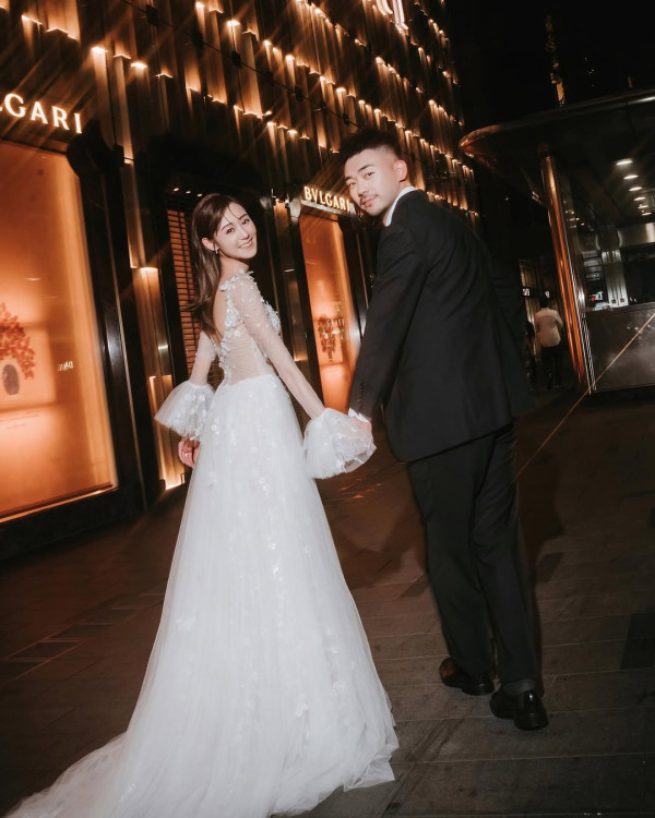 前TVB小花王虹茵與圈外男友結婚  索爆姊妹團曝光！因老公一段謝詞當場感動落淚