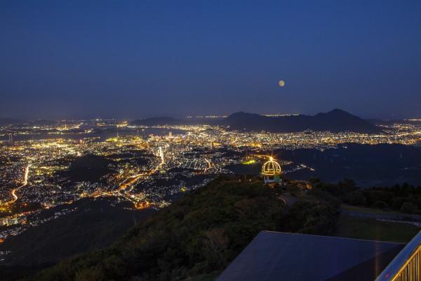 日本新三大夜景第一名北九州市（圖片來源：皿倉登山鉄道株式会社）
