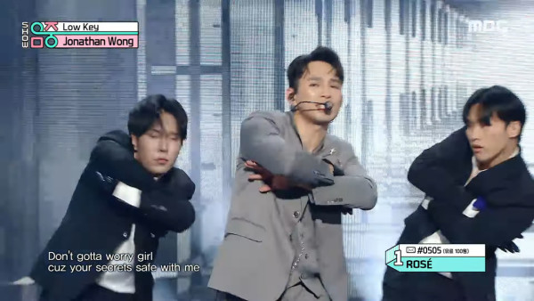 韓國二代女團成員曬香港取景婚照!霓虹燈/電車景拍出港式復古氛圍