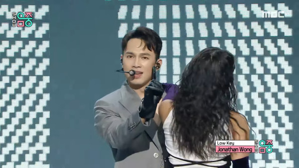 韓國二代女團成員曬香港取景婚照!霓虹燈/電車景拍出港式復古氛圍