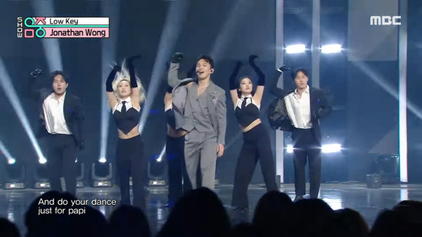 韓國二代女團成員曬香港取景婚照!霓虹燈/電車景拍出港式復古氛圍