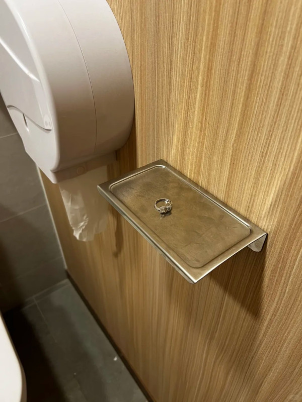 內地客呻日本核輻射導致傷口增生 網民意見一面倒：每天著防輻射服出門？ 