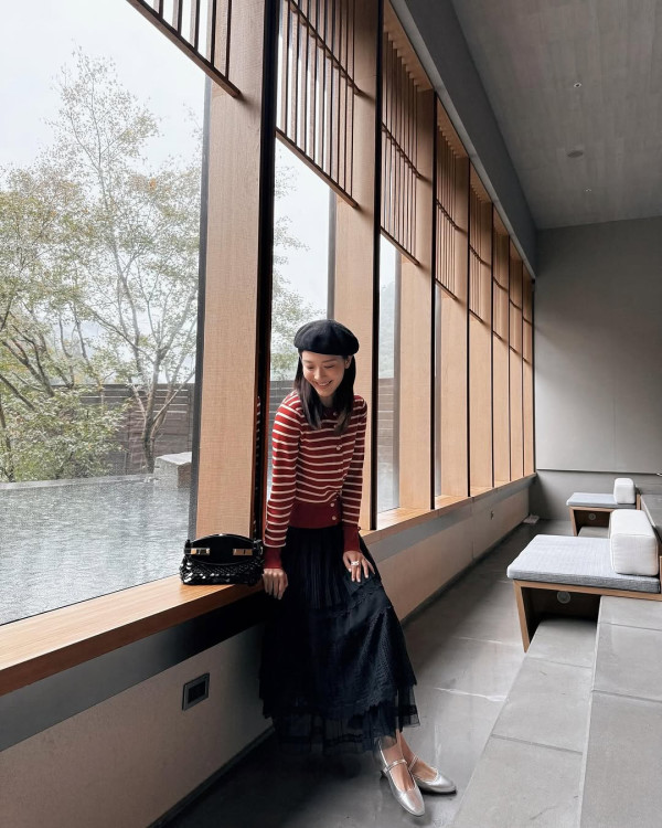 TVB主持自駕遊日遇大雪 車子驚變「雪糕車」獲熱心人借一物助融雪 網友反提醒要小心？ 