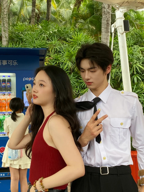 聖誕節歡樂谷再推男色經濟 爆肌型男全面進場 季節限定可一不可再