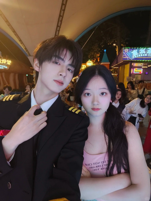 聖誕節歡樂谷再推男色經濟 爆肌型男全面進場 季節限定可一不可再