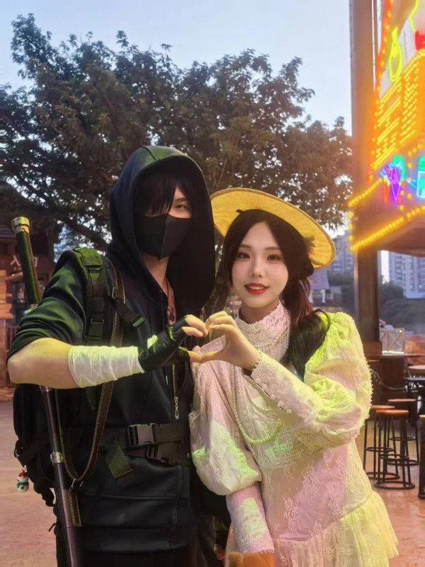 聖誕節歡樂谷再推男色經濟 爆肌型男全面進場 季節限定可一不可再