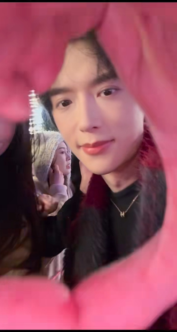 聖誕節歡樂谷再推男色經濟 爆肌型男全面進場 季節限定可一不可再