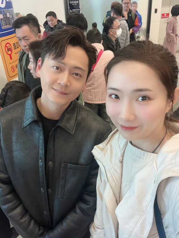 前TVB男星被警員機場閘口守候 一落機嚇親：以為自己變國際通緝犯 