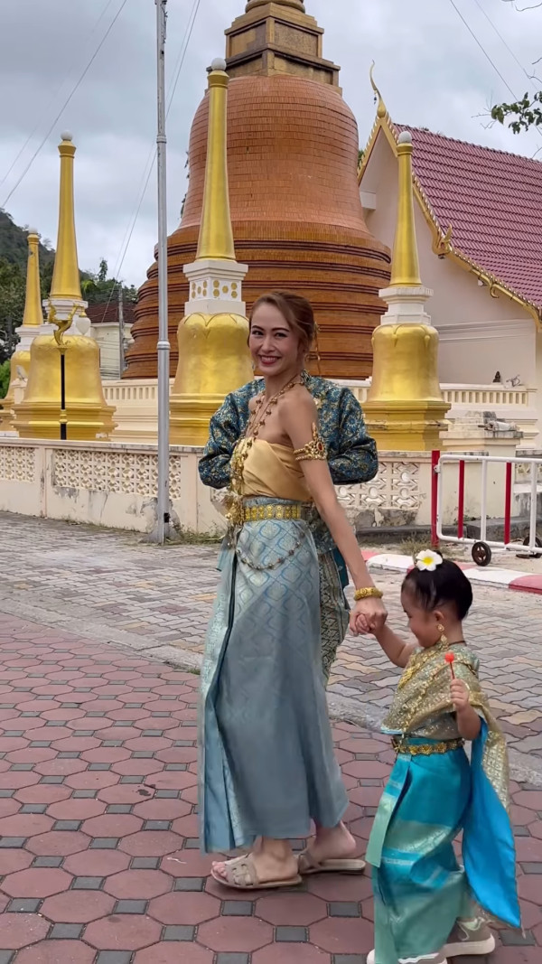 英皇37歲女星遊泰國晒美照 著泳衣泰服孖細女老公拍片羡煞旁人 