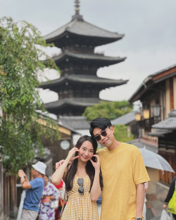 TVB主持自駕遊日遇大雪 車子驚變「雪糕車」獲熱心人借一物助融雪 網友反提醒要小心？ 