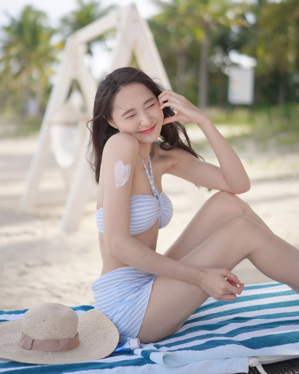 TVB主持自駕遊日遇大雪 車子驚變「雪糕車」獲熱心人借一物助融雪 網友反提醒要小心？ 