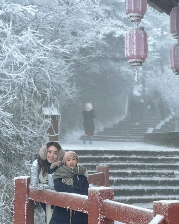 黃心穎二家姐黃心妙IG狂曬火辣相 弗爆身材超吸睛 瘋狂突破性感尺度！ 