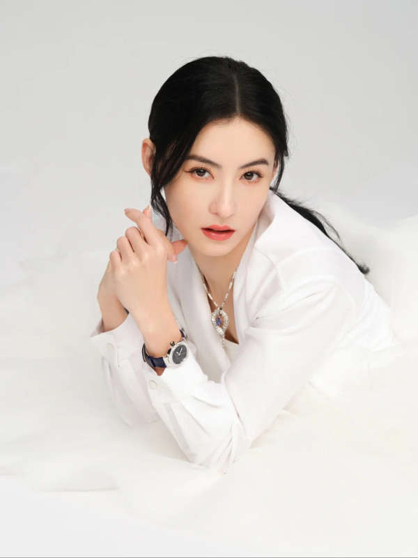 45歲張栢芝「神顏」生圖流出登熱搜 三孩之母仍似《喜劇之王》柳飄飄極震撼