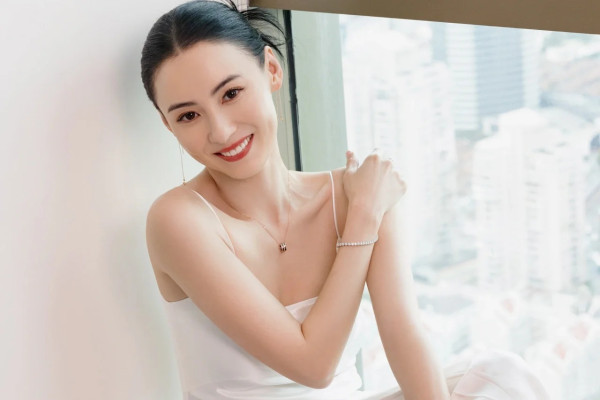 張栢芝最新生圖流出面部腫脹超飽滿 驚變醫美網紅樣認唔出：以為係山寨版