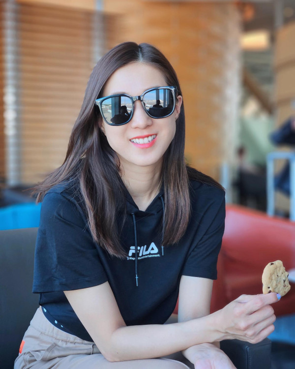 鍾嘉欣激罕公開加拿大4千呎獨立屋內貌！旋轉樓梯/一望無際花園！ 