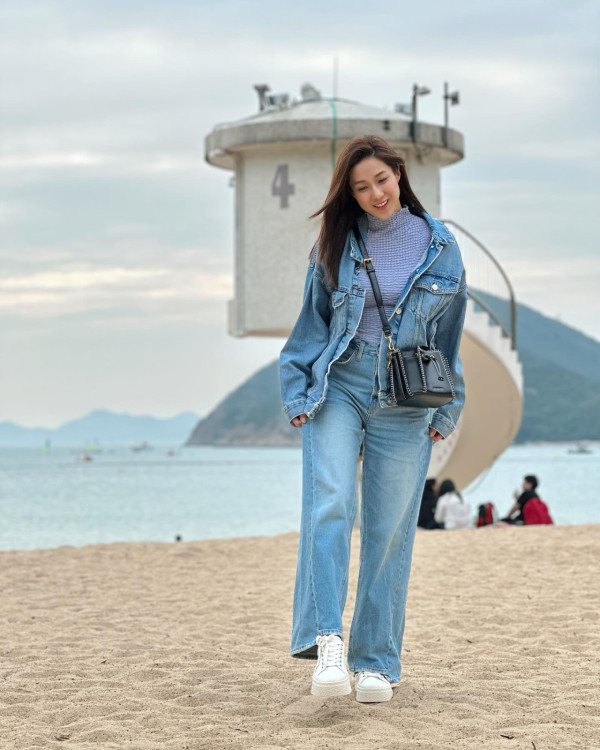 鍾嘉欣激罕公開加拿大4千呎獨立屋內貌！旋轉樓梯/一望無際花園！ 