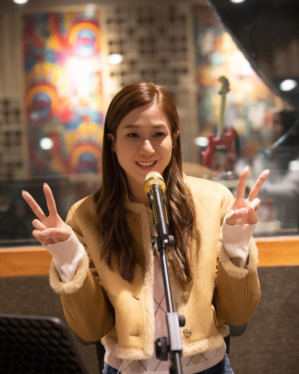 鍾嘉欣激罕公開加拿大4千呎獨立屋內貌！旋轉樓梯/一望無際花園！ 