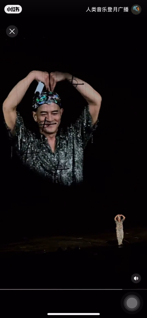 郭富城台北演唱會墮台傳巨響 右手遭重擊 起身忍痛完成表演